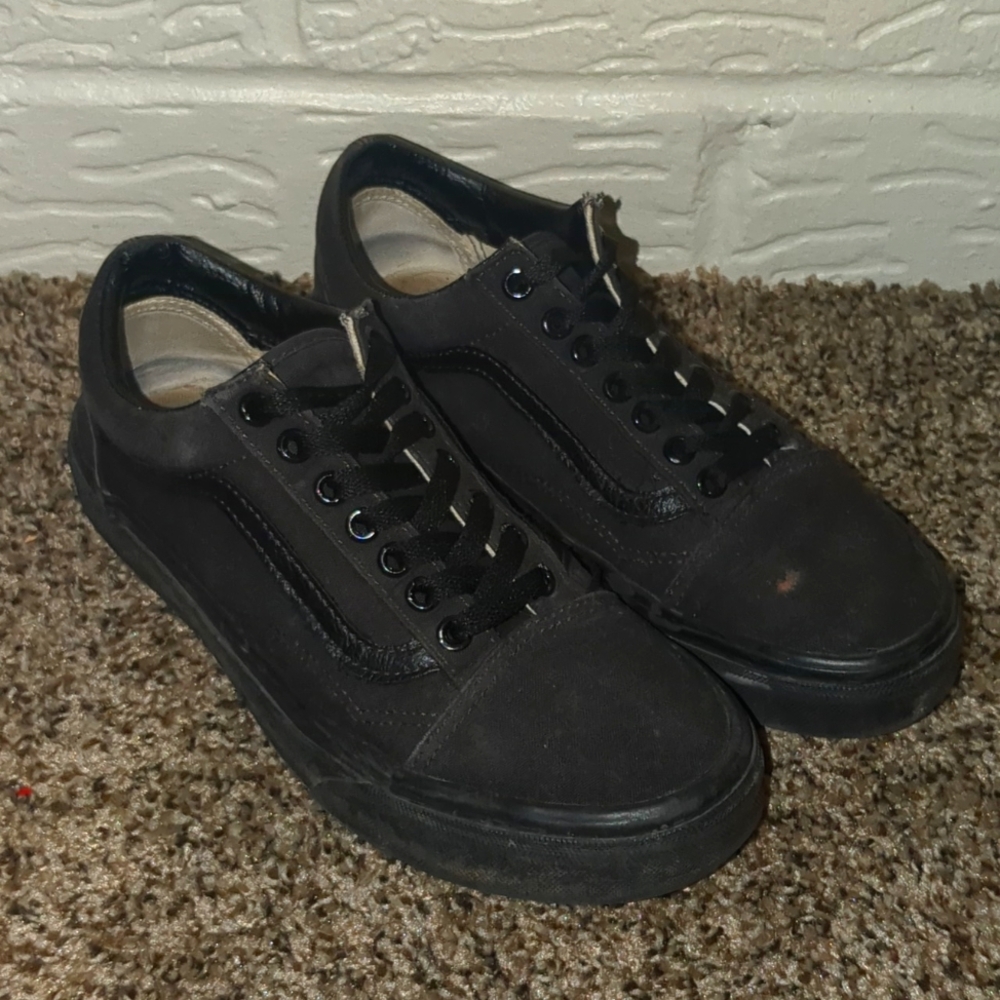 Women's black vans